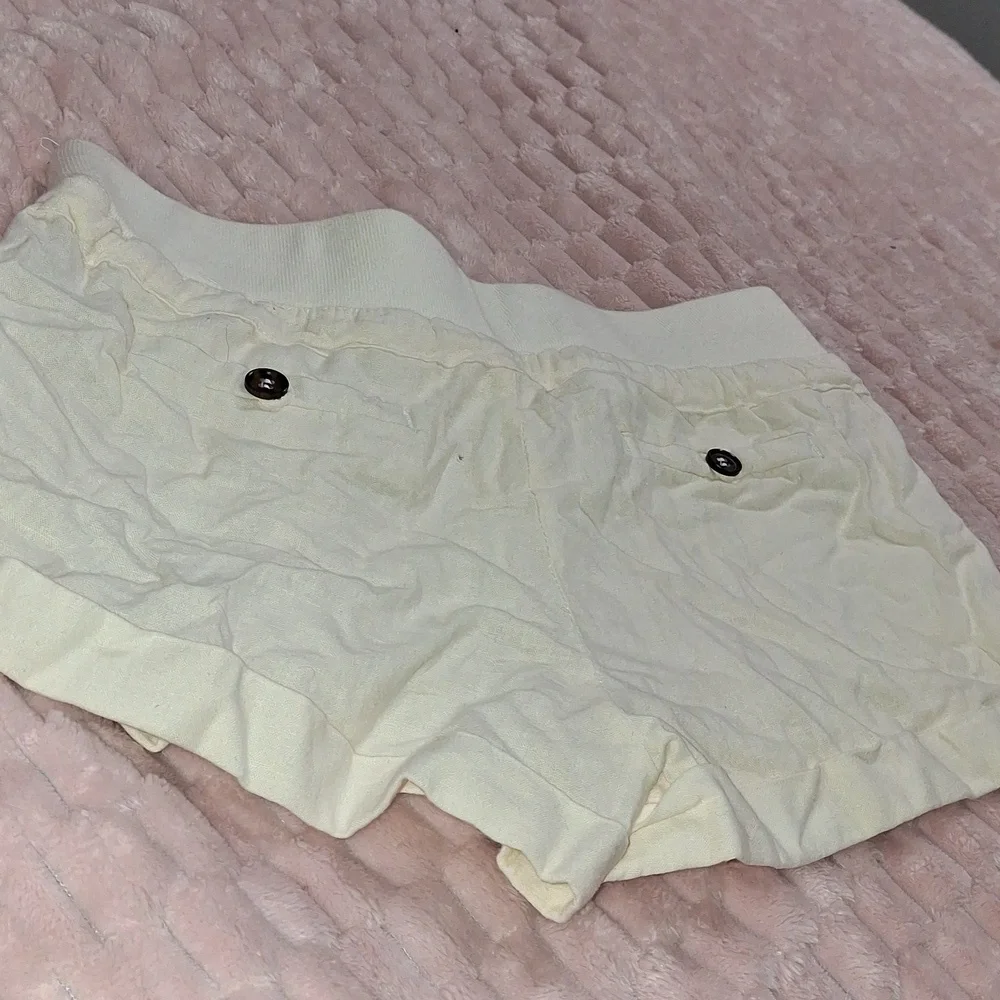 Forever 21- Soft Cream Shorts/ W Sz Small